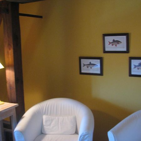 Gasthaus Und Pension "Zum Hauenden Schwein" Wörlitz Habitación foto