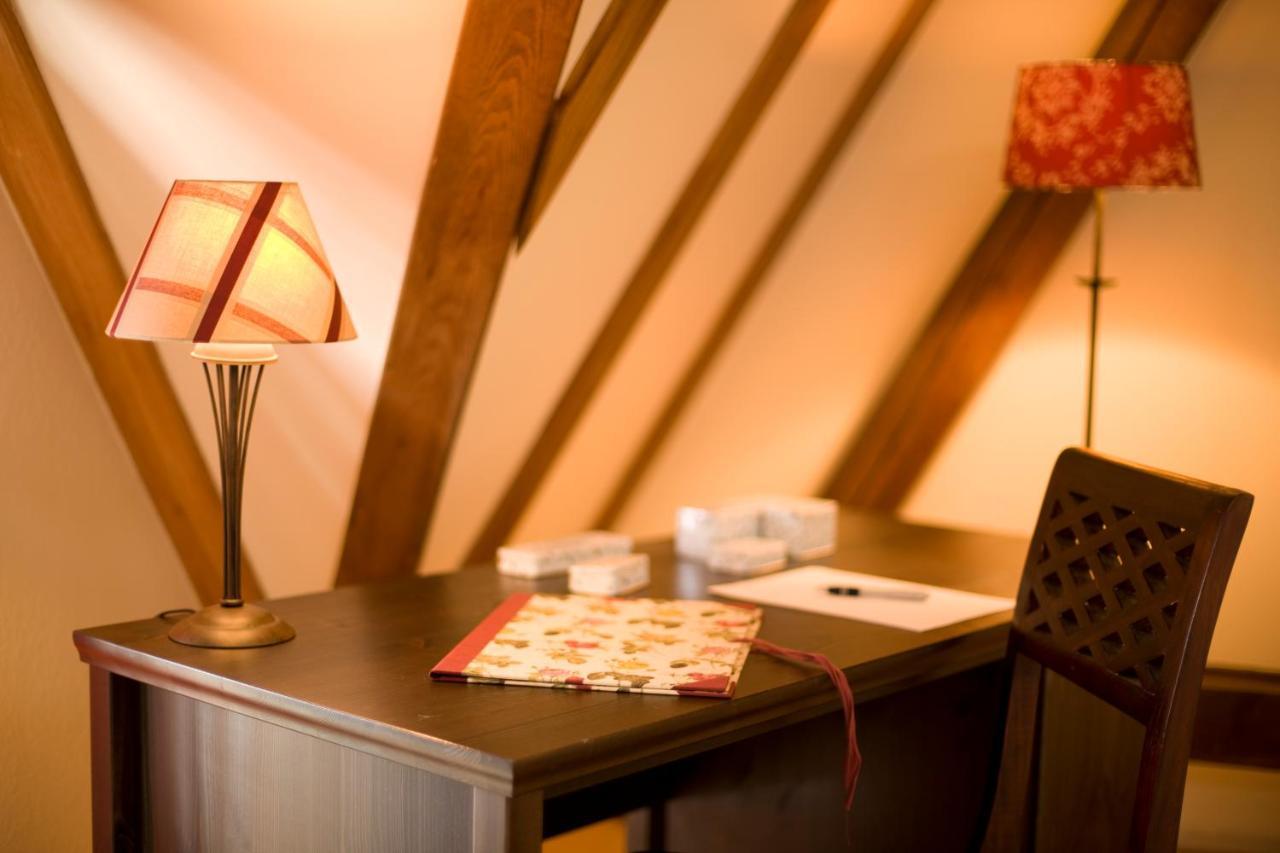 Gasthaus Und Pension "Zum Hauenden Schwein" Wörlitz Habitación foto